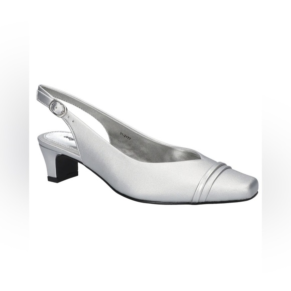 Easy Street® Sayo Pumps - Picture 1 of 12